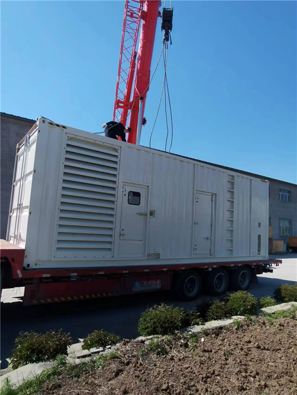 1800KW集装箱柴油发电机组送达偏远地区客户现场，并调试交付使用